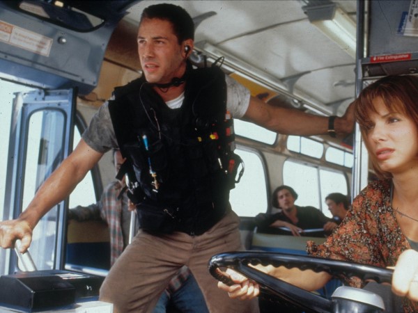 Keanu Reeves, 1994 yapm Speed (Hz Tuza) filmiyle bamsz sinemadan aksiyon yldzlna gei yapt. Bundan be yl sonra Matrix serisinde canlandrd karakter bilim kurgu sinemasnn en gzde kahramanlarndan biri hline geldi.