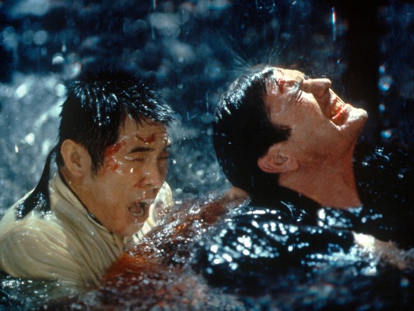 Jet Li, 1998 yapm Lethal Weapon 4 (Cehennem Silah 4) filminde canlandrd kt adam rolyle Hollywood'da nlendi. The One (Tek) ve Hero (Kahraman) gibi filmlerdeki mthi dv sanatlar koreografisi sayesinde birok hayran kazand.