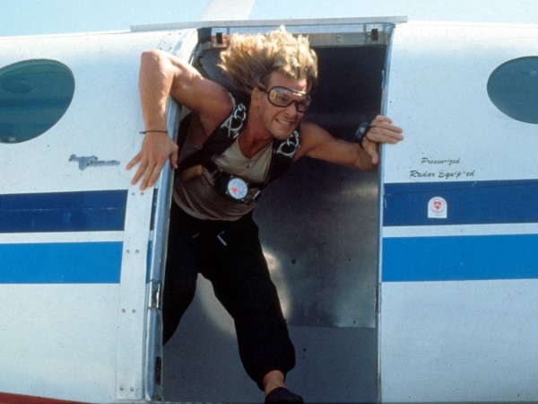 Dans ve mlek dndaki alanlarda da baary arayan Patrick Swayze, 1991 yapm Point Break (Krlma Noktas) filmindeki hrszla soyunan asi srf Bodhi rolyle mkemmel bir anti-kahraman olabileceini kantlamt.