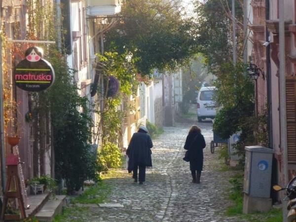 37. Cunda'da bir sokak, Ayvalk Balkesir