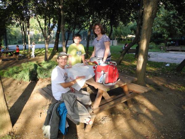 <p><b>Kene srnca hissedilmiyor! </b></p>  Havalarn snmaya balad bugnlerde keneler de yeniden ortaya kt. lkbahardan sonbahara kadar da hareketli bir dnem yaayacak.