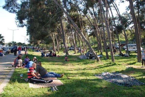 Baharn geliiyle doa canlanmaya, en gzel kyafetlerini giymeye, aalar yapraklanmaya balad. Isnmaya yz tutan havalarla birlikte piknik sezonu da ald. Buraya kadar gzel ama bu gzelliklerin kabusa dnmemesi iin aman dikkat!