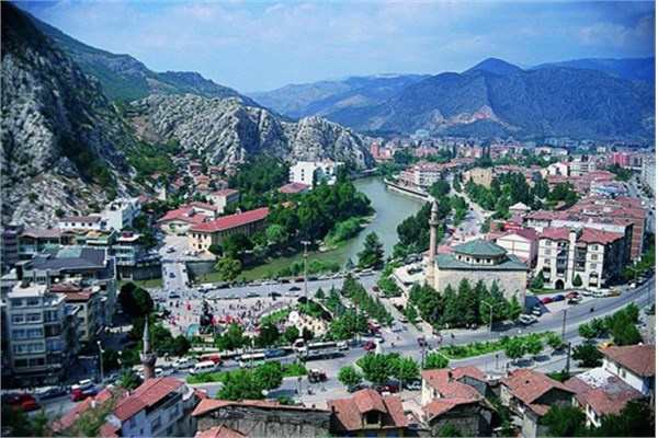 <p><b>9. Amasya</b></p>  Kredilerin mevduata oran: Yzde 218,07