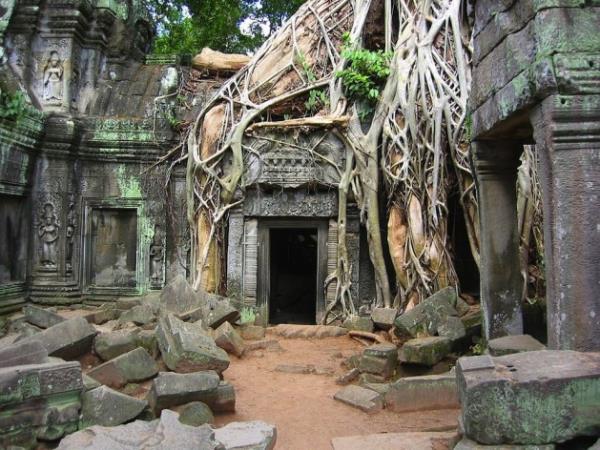 Angkor Wat  <p>Kamboya</p>