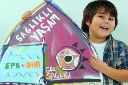 Getiimiz gnlerde reklam filmi ekimleri iin kamera karsna geen Baha, bu kez bir balk ya markas iin ald.