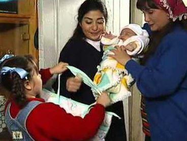 Oyunculua henz 4 yandayken adm atan, 10 yanda ?Bcr Cad? adl dizinin sihirli karakteri Zeli?i canlandran Merve Erdoan artk bir gen kz.