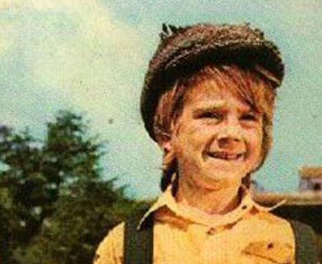 Trker nanolu ve Filiz Akn'n olu olan lker nanolu, 'Yumurcak' isimli seriyle ok sevildi.