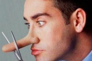 <p><b>9. yi hatiptirler </b></p>  Etkili konuma yeteneine sahip olan yalanclar, szcklerle oynayarak dinleyicilerin kafasn kartrrlar. Sorulara verdikleri yantlarn, soru ile ilgisi olmad iin dinleyici ne sorduunu bile hatrlayamaz.