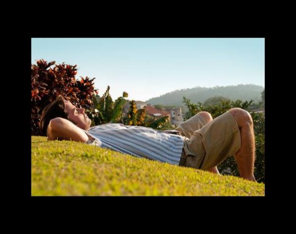 <p><b>50 ya st beslenme:</b></p>  D vitamini; Alzheimer riskini azaltmak iin gnde 15- 30 dakika gnelenmek, yeterli porsiyonda yal balklar tketilmelidir.