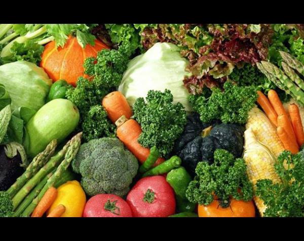 Salkl beslenme, sal korumak, gelitirmek ve yaam kalitesini ykseltmek iin vcudun gereksinimi olan besin elerini yeterli miktarlarda ve uygun zamanlarda almaktr. Diyetisyen Mine Bilge, "Salkl beslenme iin bireylerin besin eleri gereksinimleri doru saptanmal ve beslenme programlar ile gereksinimlerinin karlanmas gerekiyor" diyor. Mine Bilge, hangi yata ne yenmesi gerektii konusunda da nerilerde bulunuyor. te o besinler...