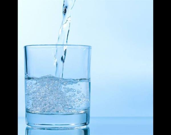 <p><b>12-18 ya beslenmesi:</b></p>  Su; Satan trnaa btn hcreler suya ihtiya duyar. Bu dnemde kazanlan dzenli ve yeterli su ime alkanl ilerleyen dnemlerde yeteri kadar su tketmelerini salayacaktr.