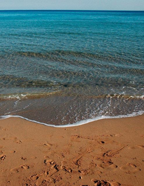 Smestr tatilinde gne, deniz, doa ile bulumak ve sakin bir yere kamak m istiyorsunuz? Akdeniz'in tm ayrntlarn ihtiva eden muhteem kumsallaryla Kbrs, herkesin gerekletirebilecei bir d.