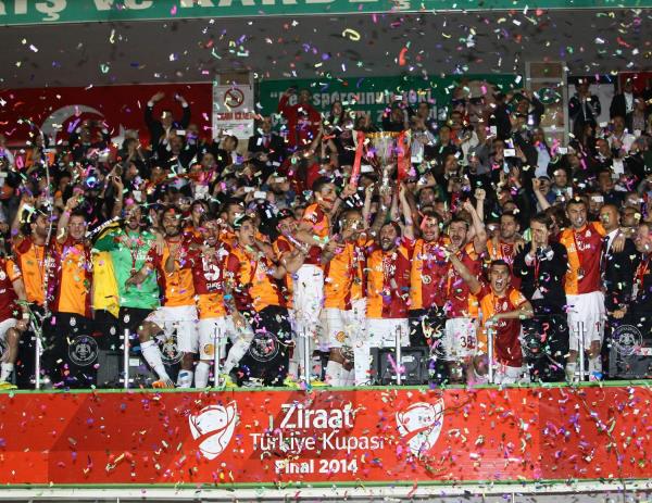 te yandan man en deerli oyuncusu, Galatasaray'n tek goln atan Wesley Sneijder seildi.