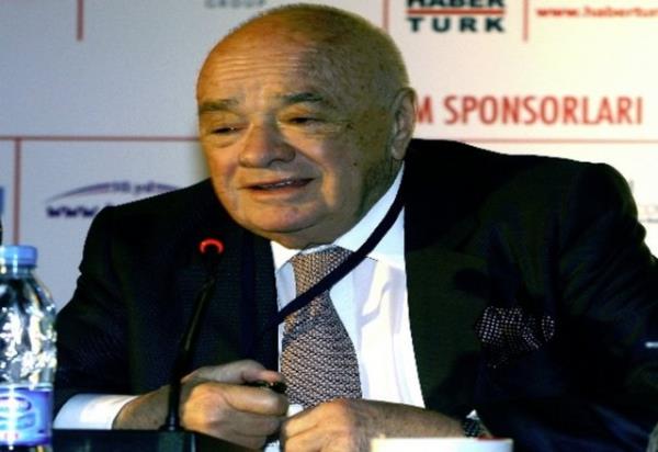 <p><b>ark Tara</b></p>  Enka irketler Grubu Fahri Bakan. naat yksek mhendisi. Orta renimini ili Terakki Lisesi'nde tamamladktan sonra 1954 ylnda T naat Fakltesi'nden mezun oldu.