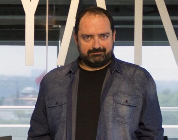 <p><b>Nevzat Aydn (Yemeksepeti.com CEO)</b></p>  14 bin 736 takipi