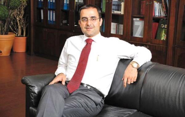 <p><b>mit Kiler (Kiler Holding Ynetim Kurulu Bakanvekili)</b></p>  6.541 takipi