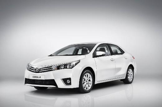 <p><b>Toyota:</b></p> Auris, Verso, Corolla Toyota 2013'te yeni tasarm anlayn yanstan yeni modeller ile mterilerinin karsna kmaya balad. Bunlardan ilki yeni Toyota Auris oldu. Toyota, ubat 2013'te pazara sunalan C hatchback modeli Auris'in grnm ve donanmn batan sona deitirdi. Bir dier yenilenen Toyota modeli yenilenen Verso olarak karmza kyor. Adapazar fabrikasnda retimine devam edilen Verso, mterilerle bulutu. Toyota'nn yine Adapazar fabrikasnda rettii yeni Corolla ise yl sonunda sata sunulacak.