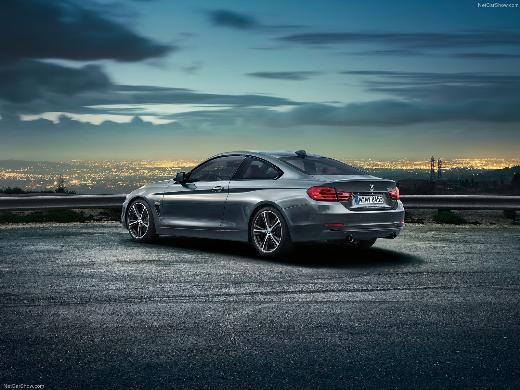 <p><b>BMW:</b></p> 520Li, 316i Touring, 3 Serisi Gran Tourismo, 4 Serisi, X5, 2 Serisi Borusan Otomotiv, 2013'te birok yeni arac tketicilerin beenisine sunacak. Normal gvdeden 14 cm daha uzun olan BMW 520 Li'nin satna ilk eyrekte baland. 2013'n ikinci eyreinde yeni BMW 316i, Touring gvdesi ile pazarda yerini alacak. kinci eyrekte gerekleen yenilik ise BMW 3 Serisi'nin Gran Turismo modeli oldu. BMW'nin en nemli yenilii hi kukusuz 3 Serisi Coupe ve Cabrio'nun yerini alacak olan BMW 4 Serisi olacak. Otomobil yln nc eyreinde yollara kacak. lk olarak Coupe gvde ile pazara girecek olan BMW 4 Serisi'nin drdnc eyrekte de cabrio gvdesi sata sunulacak. Yln son eyreinde pazarda yer alacak dier bir model lks SUV segmentinin en eski yelerinden BMW X5. nc jenerasyonu ile sunulacak, yepyeni tasarm ve motor seenekleri ile yl sonuna hareket getirecek. 2011 yl Eyll aynda Trkiye lansman yaplan BMW 1 Serisi'nin coupe versiyonunun BMW 2 Serisi olarak 2013?n son eyreinde pazarda yerini almas bekleniyor.