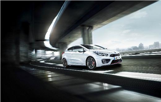 <p><b>Kia:</b></p> pro-ceed elik Motor, ilk eyrekte Kia ceed modelinin sportif yz pro_ceed'i Avrupa ile ayn zamanda sata sundu. Bylece Kia ceed rn gam tamamlanm oldu. Kia, 2013 yl genelinde ise Sportage, ceed ve Rio modellerine younlaacak. 2012'yi 13 bin adetlik satla kapatan Kia, bu yl 14-15 bin adede ulamay planlyor.