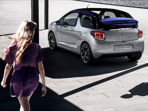 <p><b>Citroen:</b></p> DS3 Cabrio, C-Elysee 2012'nin yldz parlayan markalarndan Citroen, yeni modellerle bu iddiasn srdrmeyi istiyor. Fransz marka ilk olarak sportif DS3 modelinin cabrio versiyonunu Trkiye?de sata karacak. Tketiciler otomobille ilk olarak stanbul Autoshow Fuar 2012?de tanmt. Bunun yan sra byk umutlar balanan C-Elysee'nin farkl motor seeneklerinin pazara sunulmas hedefleniyor.