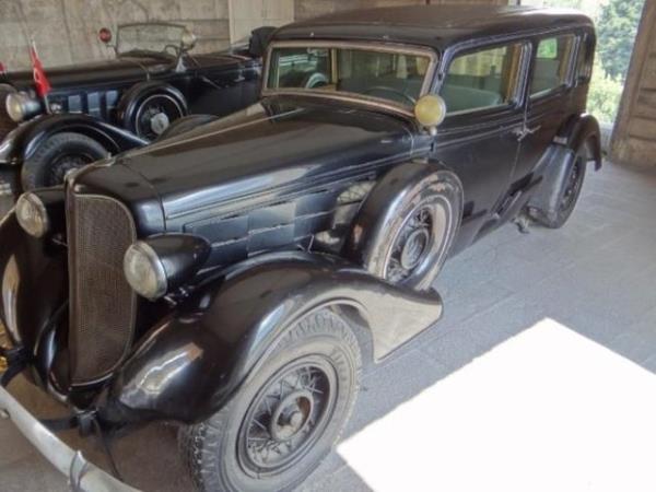 Antkabir?in Bar Kulesi'nde iki adet Lincoln marka otomobil bulunuyor.Bu Lincoln? ler 1935 ile 1938 yllar arasnda Atatrk?e tahsis edilmi. Atatrk?n makam ve trenlerde kullanmay tercih ettii otomobiller...