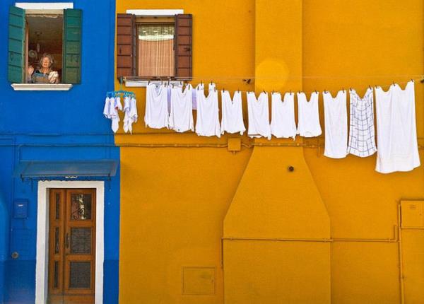 Burano adas, renkli evleri ve dantel sanatyla nldr.