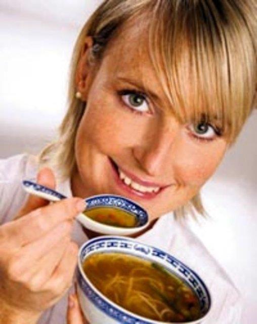 Zayflama diyetlerindeki pek ok besinin miktar can skc olabilmektedir: Kibrit kutusu kadar peynir, 5-6 tane fndk, avu ayas kadar et.