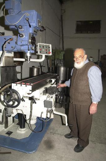 Cumhurbakan Gl'n babas torna tezgah banda gemi yllarda byle grntlenmiti.