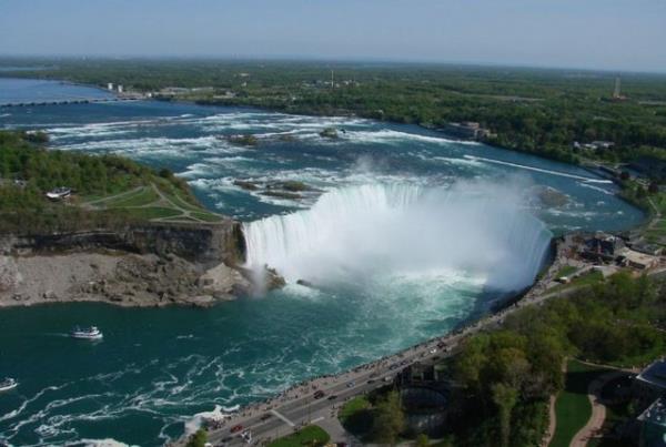 Kuzey Amerika'nin en byk elalesi olan Niagara, 10.000 yl nce Kuzey Kutbu'ndan gelen buz ktlelerinin yol at kntlerdir. Niagara elalesi dnyada tek ters akan elaledir.