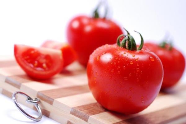 Dolaptaki souk hava olgunlama evresini durdurur ve olgunlama domatese tadn veren eydir. Domateslerinizi dolabn dnda bir sepette veya kasede saklamalsnz.