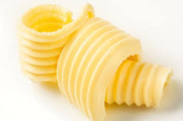 Bunlardan en fazla tartlan kukusuz tereya oldu. nsanlar tereyan nasl ve ne kadar sre dolabn dnda tutabileceklerini tartt.