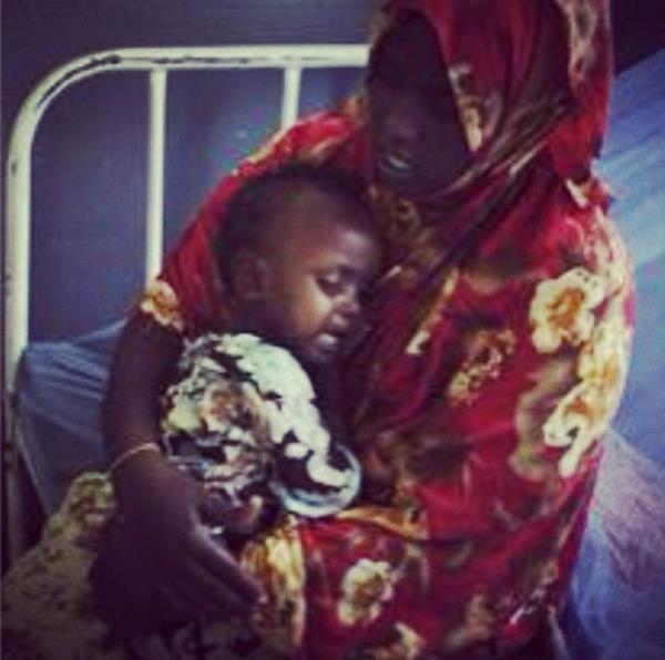 BURCU ETNKAYA Anneler gnn ticari buluyorum ve hergn olmal anneler gn ama ;), Ana bakadr. Ana yreine benzemez hibir ey. Anneciimin ve tm annelerin kutlu olsun anneler gn.