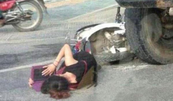 18 yandaki kz, ertesi gn nemli bir snav olduunu ve beklerken 100 kelime ezberlediini syledi.