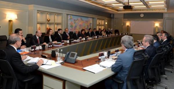 �� d�nem kuralar�ndan etkilenecek olan AK Partili vekillerden baz�lar� kitap yazaca��n�, baz�lar� torun sevece�ini, baz�lar� akademik kariyer yapaca��n�, baz�lar� ise eski mesle�ine geri d�nece�ini dile getirdi. Milletvekilli�i sona erecek baz� isimlere 'bundan sonra ne yapacaklar'. ��te cevaplar: