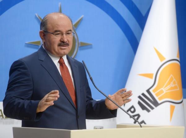 <p><b>AK Parti Genel Ba�kan Yard�mc�s� H�seyin �elik: �niversitede ders veririm</b></p>    Ben siyaset�ilerin tan�kl�k ettikleri d�nemleri kaleme almalar� gerekti�ini savunuyorum. �niversitelerde ders veririm, konferanslara kat�l�r, STK'larda �al���r�m, kitap yazar�m, bo� durmam.