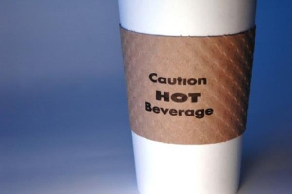 Davadan sonra kartonda satlan scak kahvelerin zerinde "Dikkat scak iecek." uyarsnn bulunmas zorunlu hale geldi.