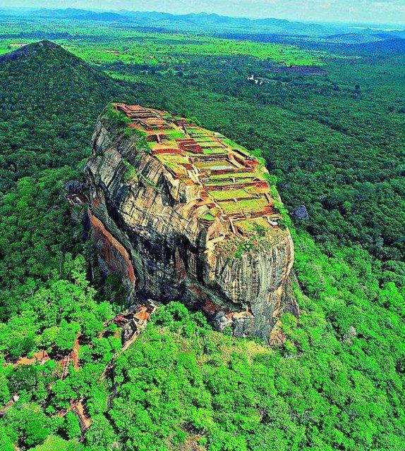 45. Sigiriya, Sri Lanka (Yukardan)