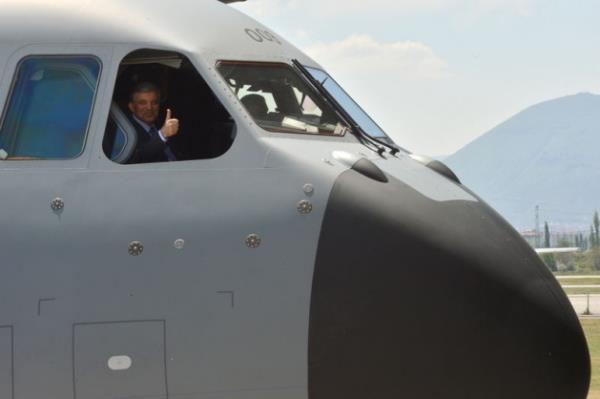 1 adet CH 47 Chinook tayabiliyor.