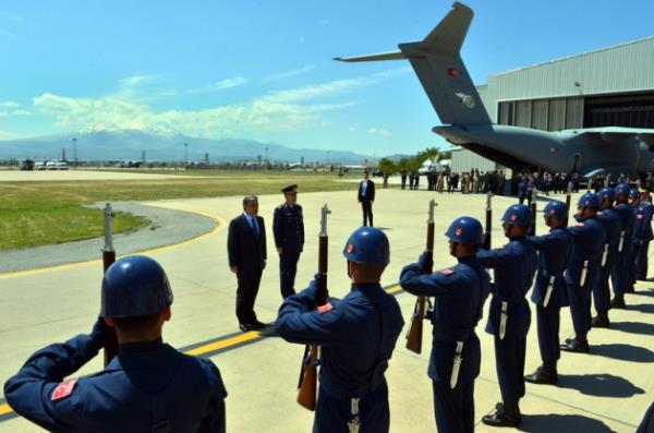 * 2 adet 20 ft konteyner snan iine yerletirilmesiyle sahra hastanesine dnyor. Yani uan hastane haline geliyor.
