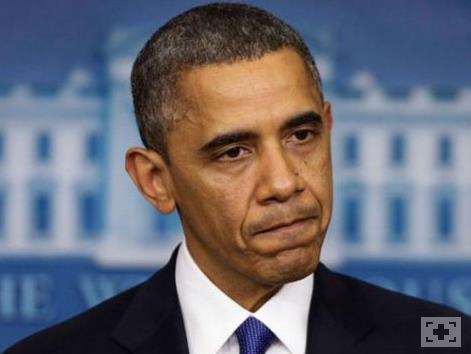 ikago'daki bir kiliseye ye oldu ve Kenya'daki akrabalarn ziyaret etti. New York'taki Columbia niversitesi'nden nce Los Angeles'taki Occidental College'da iki yln geiren Obama'nn kara defteri de bo deil. Obama'nn genlik yllarnda sorunlaryla savamak iin alkol ve uyuturucu kulland belirtiliyor.