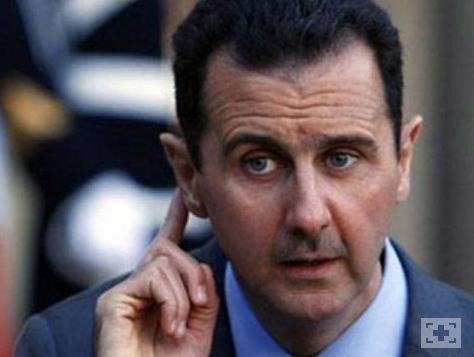 am'da ordu doktoru olarak grev yaptktan sonra Londra'ya giden Esad, abisinin araba kazasnda lmesinin ardndan aniden Suriye'ye dnmek zorunda kald. Ve babas Hafz El-Esad'n devlet bakanl grevini ald