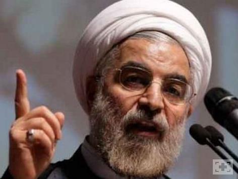 Paris'te srgnde olan Humeyni'ye katlmak iin lkeyi terk etti. 20'lerinin sonlarna doru Ruhani birok defa Humeyni yanda sylemler nedeniyle tutukland.