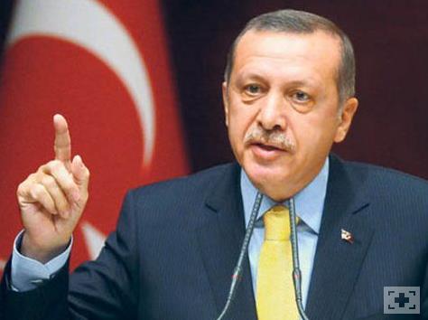Ayn zamanda bu yllar, gen bir idealist olarak memleket meseleleri ve toplumsal sorunlarla ilgilenen Recep Tayyip Erdoan'n aktif politikaya adm att dneme rastlamakta.