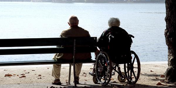 Hastala yol aan nedenler belirlendi. Belirlenen etkenlerin toplum sal stnde oynad rol hesapland. rnein yksek tansiyonun bir toplumdaki inmelerin yzde kandan sorumlu olduu saptand. Bylece bu risk faktr ortadan kaldrlrsa ka inmenin nlenebileceini ngrme imkan dodu.  <p><b>Prof. Dr. Murat Tuzcu  Milliyet Gazete  </b></p>