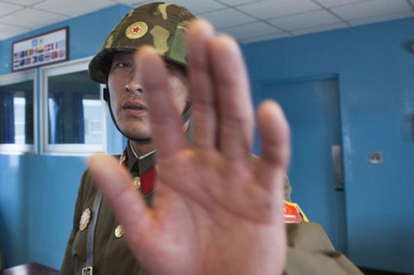 Kuzey Kore ile Gney Kore arasndaki blgede fotoraf ekmek nispeten daha kolay ama ok yaklamak yasak!