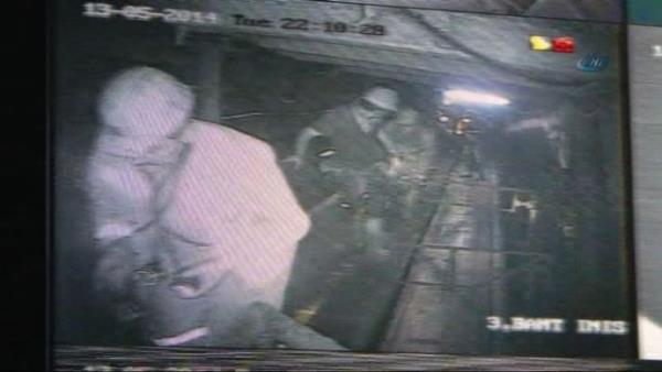 Manisa'nn Soma ilesindeki maden ocanda trafo yangn sonrasnda baz iilerin tnelden klar gvenlik kameralar tarafndan kaydedildi. te o grntler...