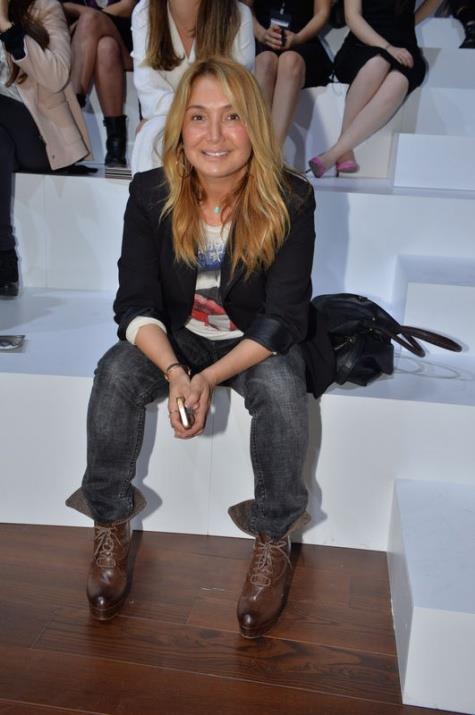 <p><b>Yonca Evcimik</b></p>  Soma'da hayatlarn kaybedenlere Allah rahmet eylesin. Dualarimiz kurtarilmayi bekleyenler iin