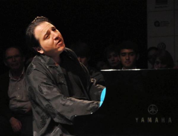 <p><b>Fazl Say</b></p>  Soma'daki kazada hayatini kaybedenlerin yakinlarina bassagligi ve sabir dilerim.