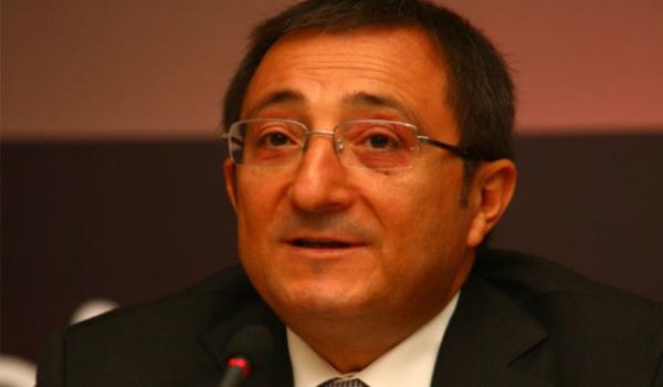 <p><b>stanbul Hazr Giyim Ve Konfeksiyon hracatlar Birlii Ynetim Kurulu Bakan & nci Grup Ynetim Kurulu Bakan Hikmet Tanrverdi</b></p>  "Soma daki ac olay bundan ncekilerden ders karmadmz anlamna geliyor.insan hayat bukadar ucuzmu?hayatn kaybedenlere rahmetdiliyorum. i gvenlii deyip az riskli sektrlere (hazr giyim gibi) kk sktren SGK veya i uzmanlar buralarda neyi kontrol ediyor acaba?"