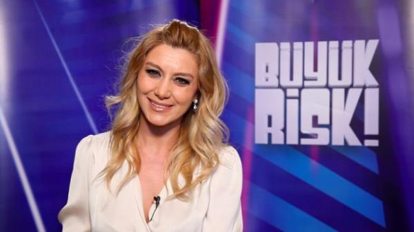 <p><b>Zeynep Mansur</b></p>  Nefes almaktan gz yasimdan bile utaniyorum,Allah yardimcilari olsun ailelerin ve tum Trkiyenin basi sagolsun...